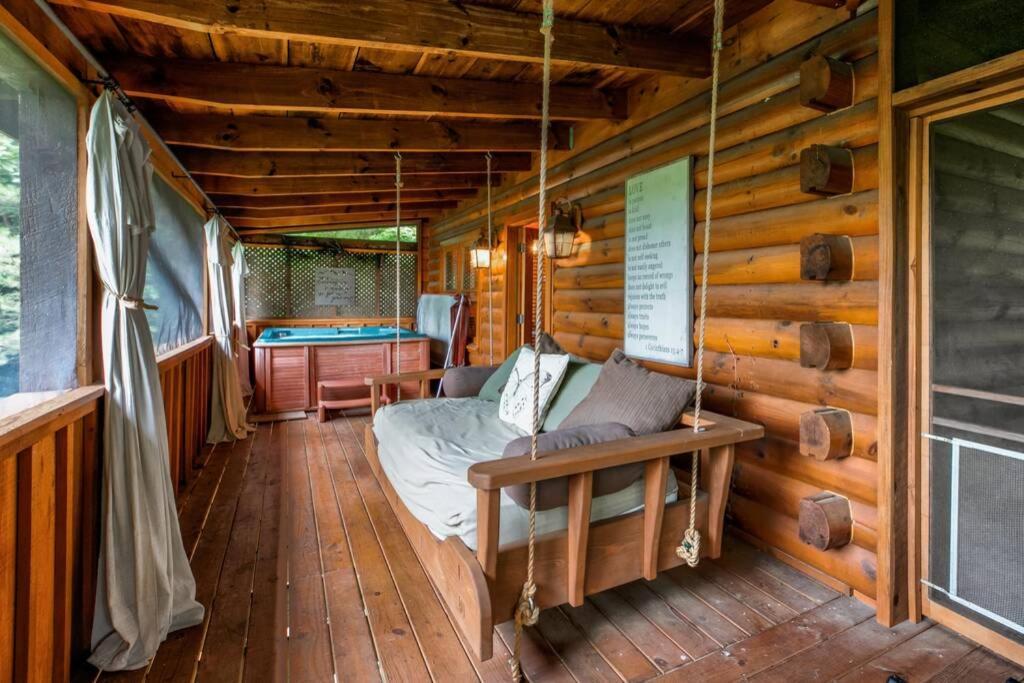 Nice View Fireplace, Hot Tub, Porch Bed, Private Sevierville Esterno foto