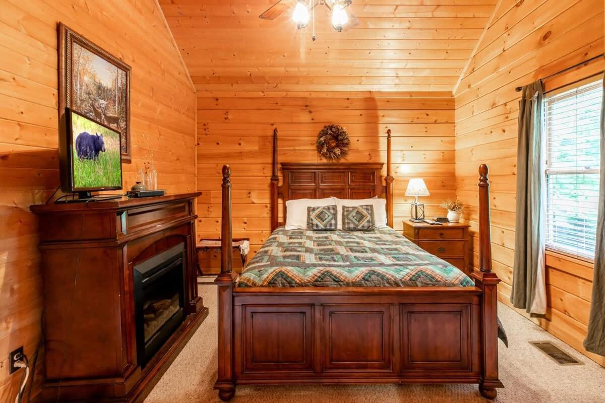 Nice View Fireplace, Hot Tub, Porch Bed, Private Sevierville Esterno foto