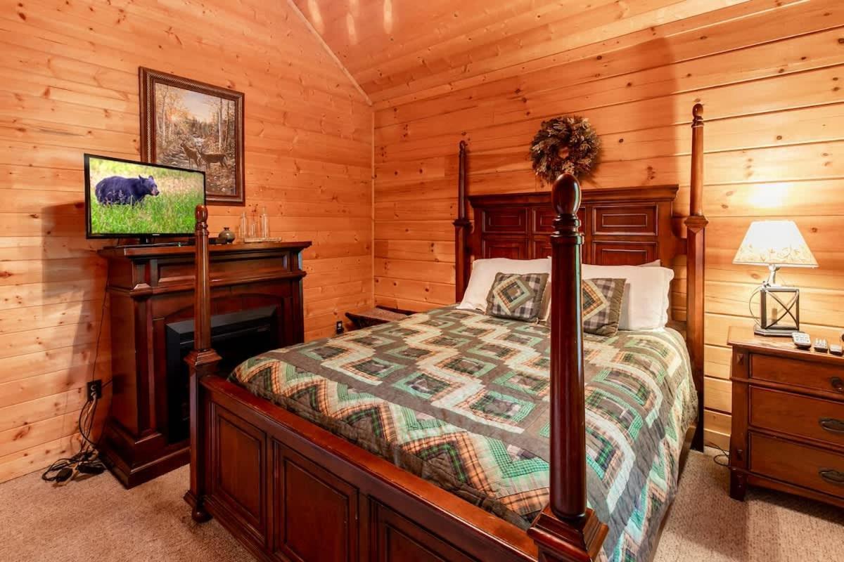 Nice View Fireplace, Hot Tub, Porch Bed, Private Sevierville Esterno foto
