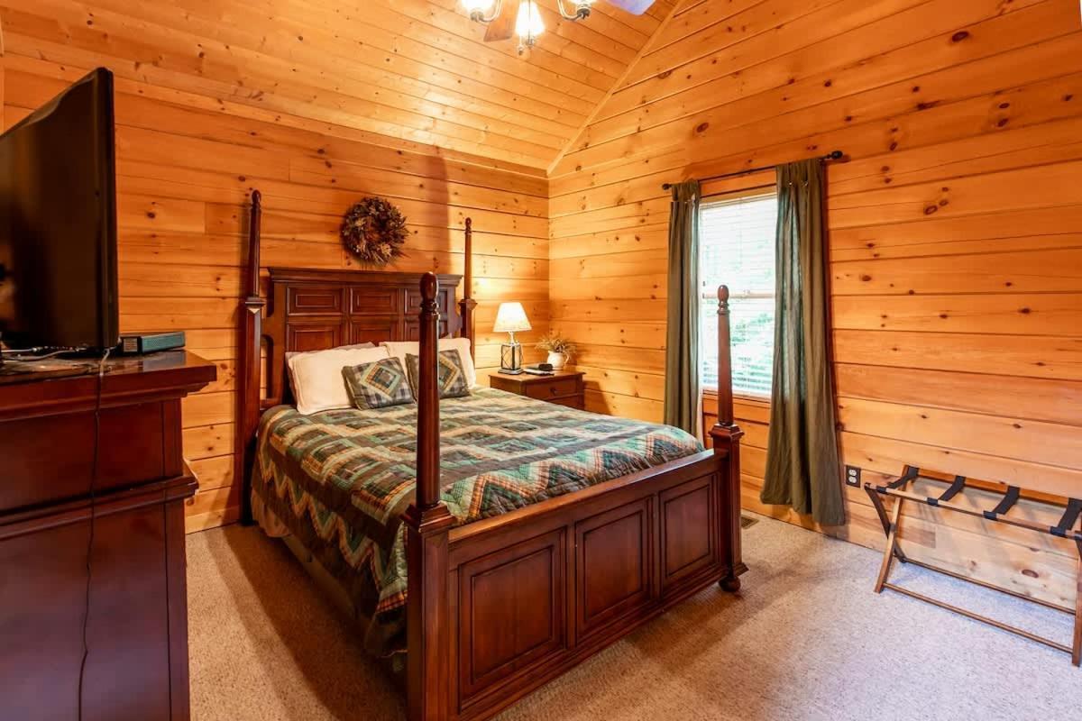 Nice View Fireplace, Hot Tub, Porch Bed, Private Sevierville Esterno foto