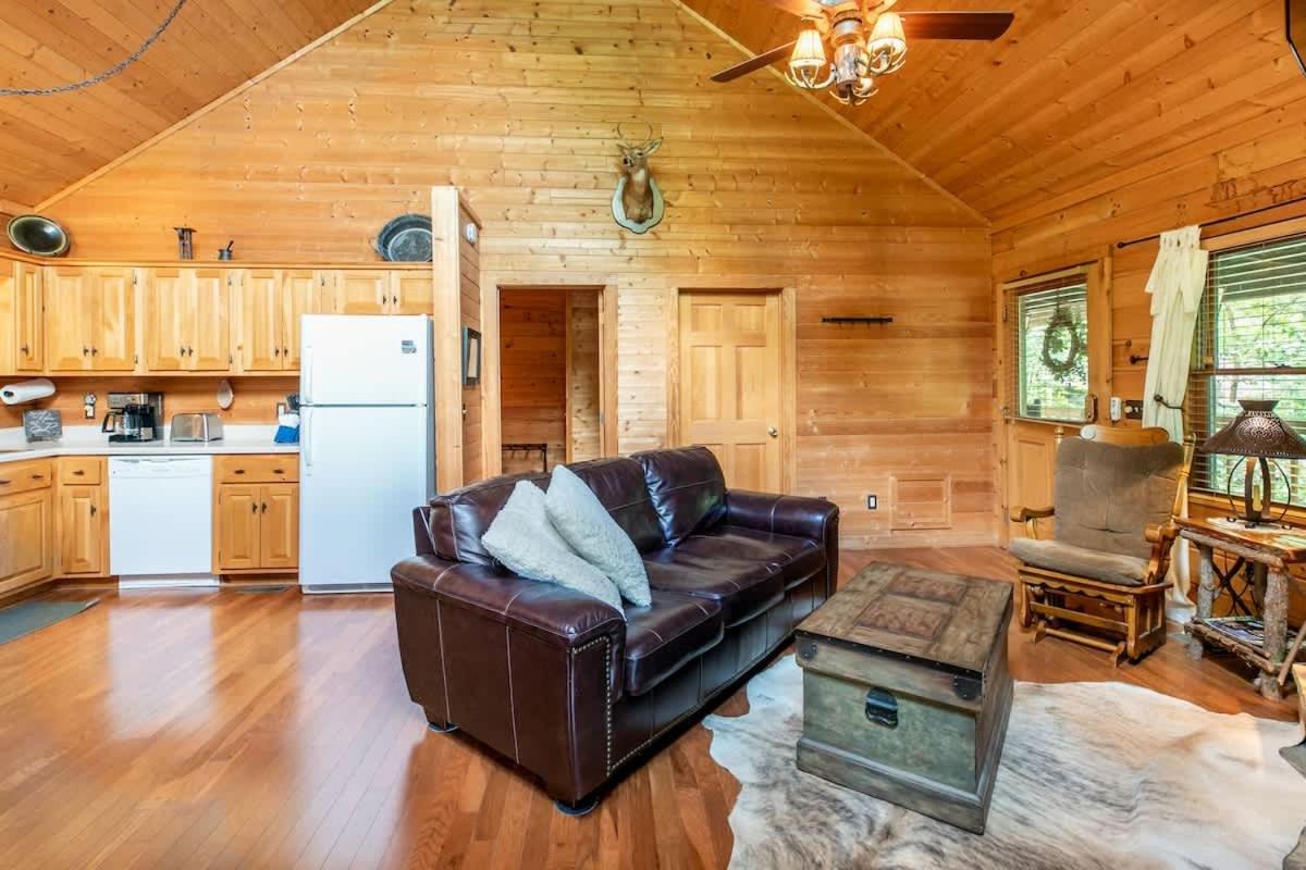 Nice View Fireplace, Hot Tub, Porch Bed, Private Sevierville Esterno foto