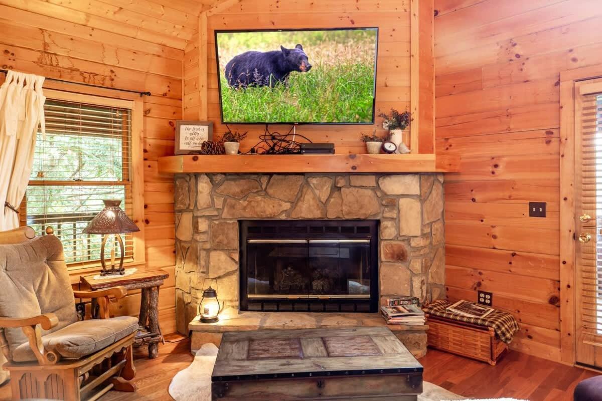 Nice View Fireplace, Hot Tub, Porch Bed, Private Sevierville Esterno foto