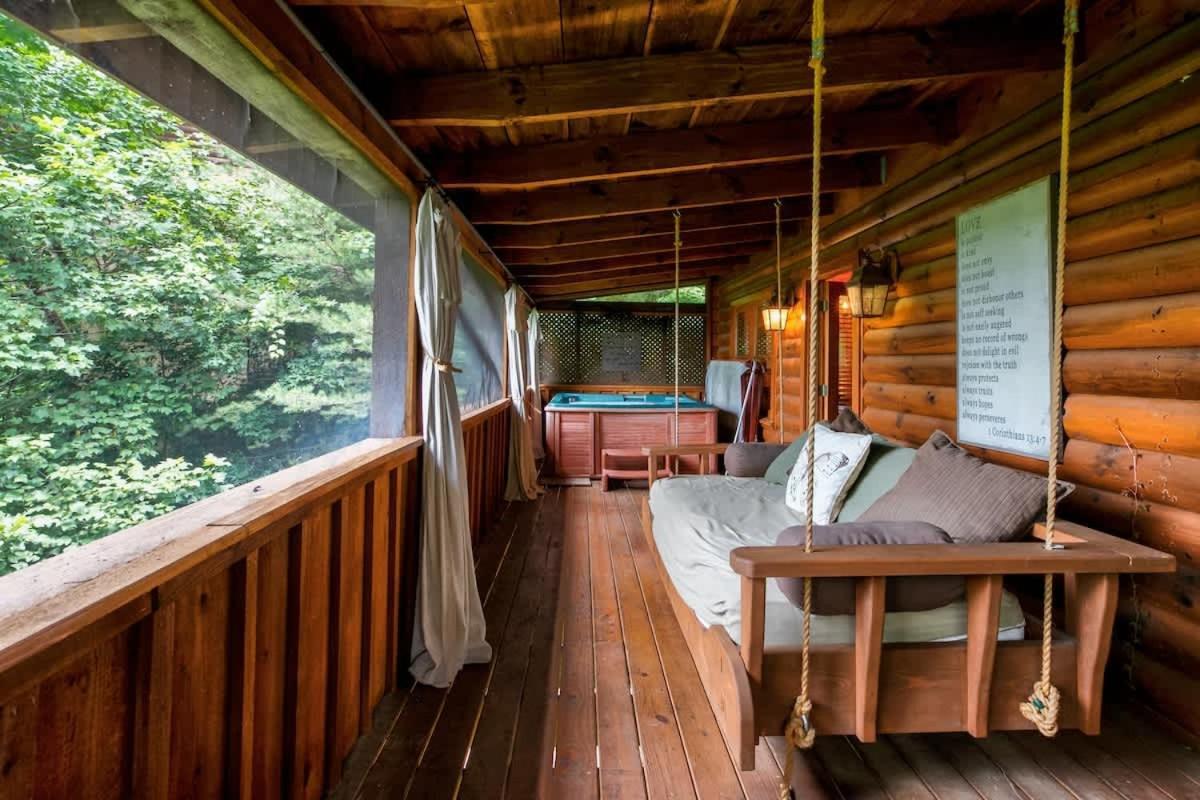 Nice View Fireplace, Hot Tub, Porch Bed, Private Sevierville Esterno foto