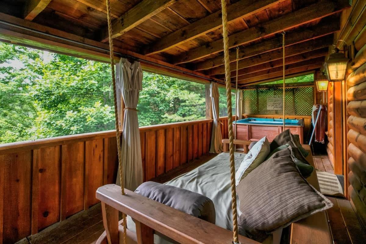 Nice View Fireplace, Hot Tub, Porch Bed, Private Sevierville Esterno foto